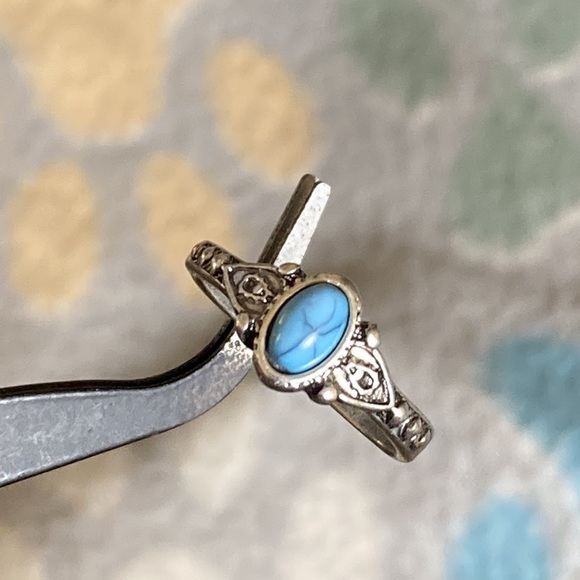 Blue stone silver plated ring - Picture 2 of 4